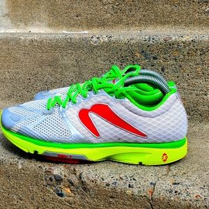 Brooks newton size 9 running shoe